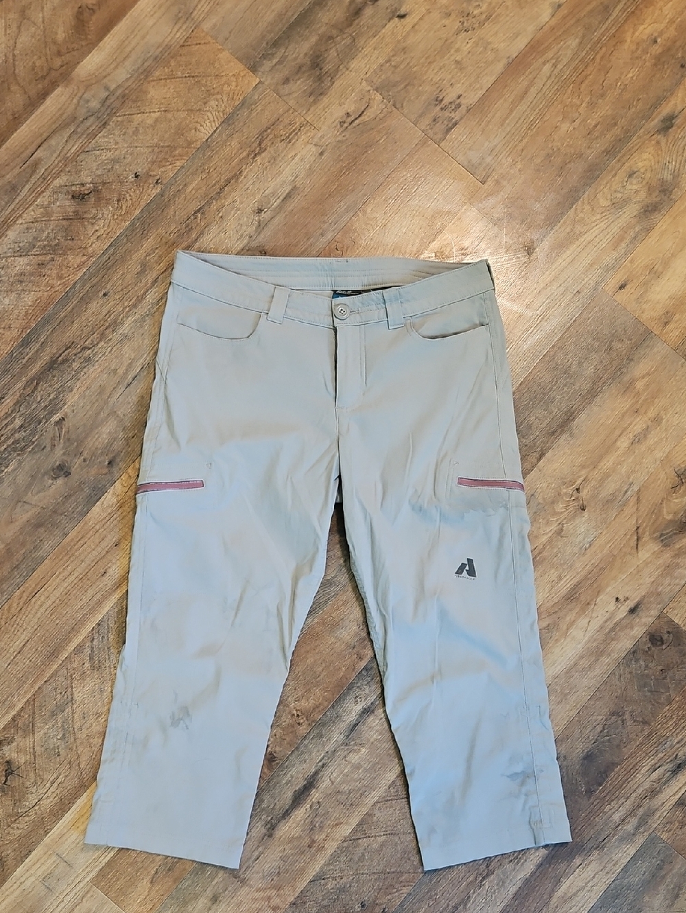 👖Eddie Bauer Light Tan Cargo Capri Pants with Pink Zippers
